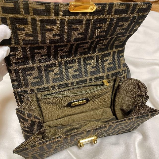 【レア】【上品】2Way FENDI ロゴハンドバッグご褒美やプレゼントにも♡